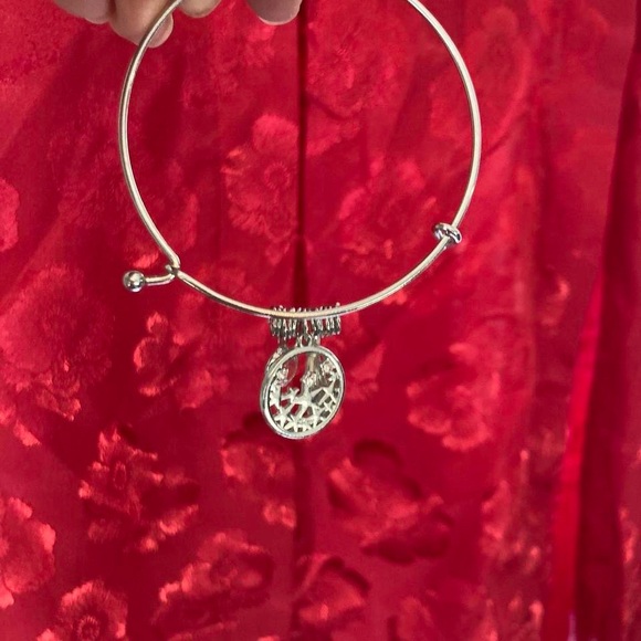 Silvertone bracelet with Silvertone and crystal charms - Picture 3 of 3